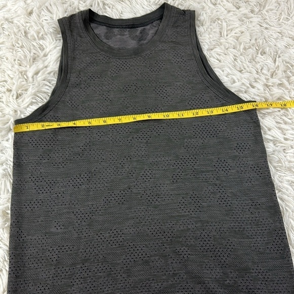 Lululemon Breeze By Muscle Tank Polar Spots Titanium / Black - Picture 4 of 5